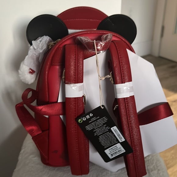 Santa Loungefly Backpack - Picture 4 of 6